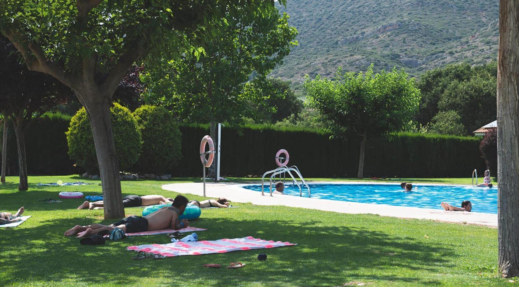 La Noguera Camping Sant Llorenc de Montgai Bagian luar foto