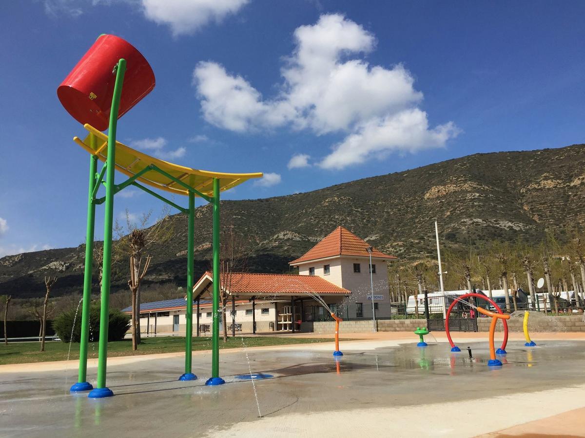 La Noguera Camping Sant Llorenc de Montgai Bagian luar foto